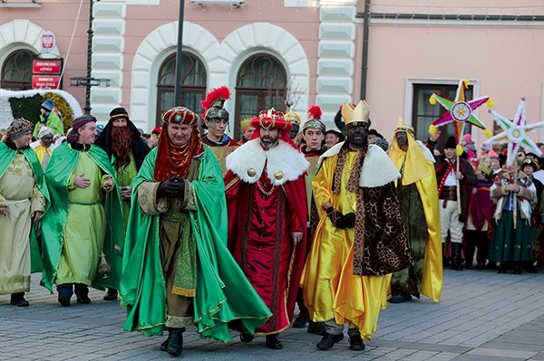 Królewski pokłon w Żywcu odbył się na miejskim Rynku.