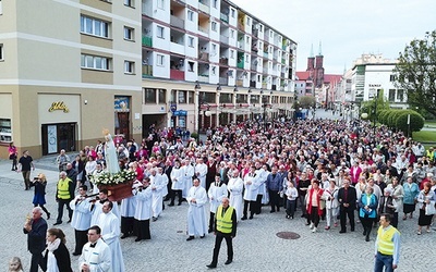 Liczby często pomagają nam zrozumieć nas samych  i naszą religijność.