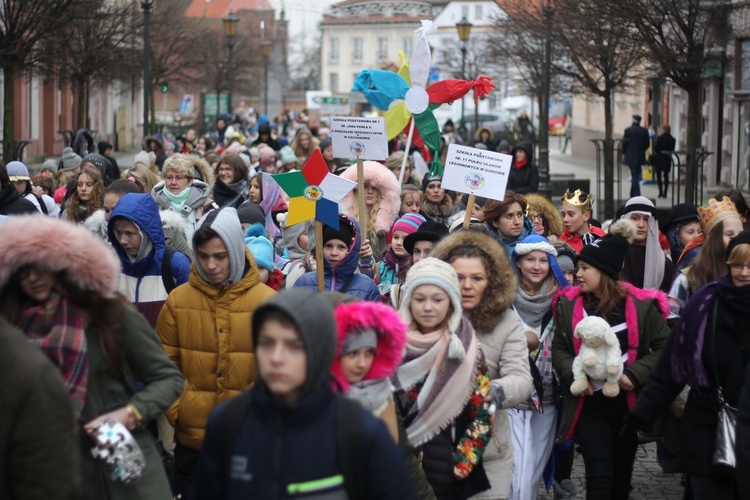 Mali kolędnicy w Płocku