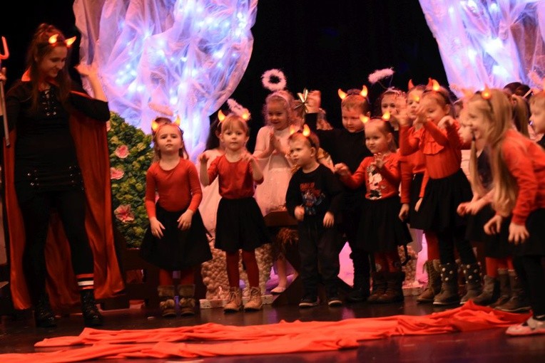 3. dzień XXVI Świdnickiego Przeglądu Zespołów Kolędniczych - 10 stycznia