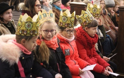 Mali kolędnicy uczestniczyli we Mszy św. w płockiej katedrze