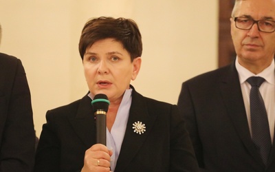 Życzenia uczestnikom spotkania i mieszkańcom złożyła wicepremier Beata Szydło