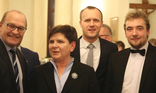 Bp Pindel do polityków: mamy iść za głosem sumienia