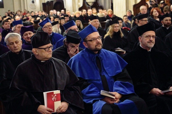 Nadanie tytułu doktora honoris causa prof. Rémiemu Brague'owi