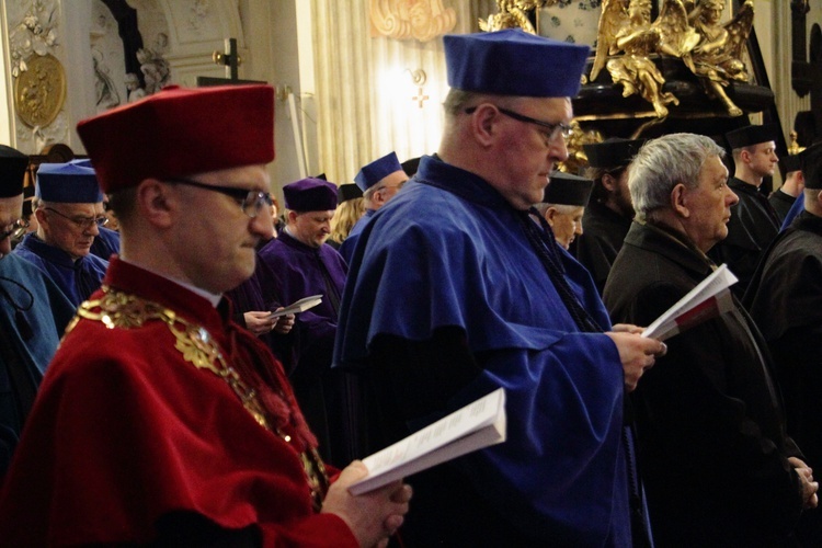 Nadanie tytułu doktora honoris causa prof. Rémiemu Brague'owi