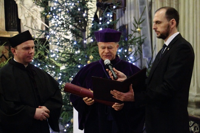 Nadanie tytułu doktora honoris causa prof. Rémiemu Brague'owi