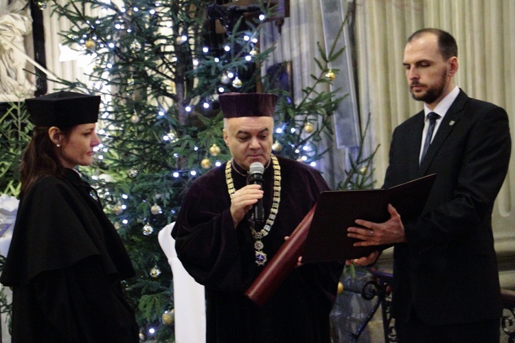 Nadanie tytułu doktora honoris causa prof. Rémiemu Brague'owi