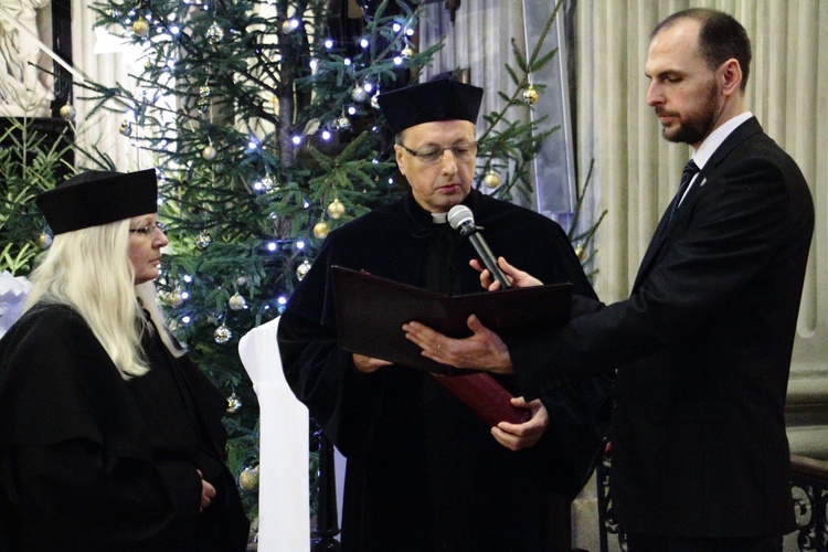 Nadanie tytułu doktora honoris causa prof. Rémiemu Brague'owi