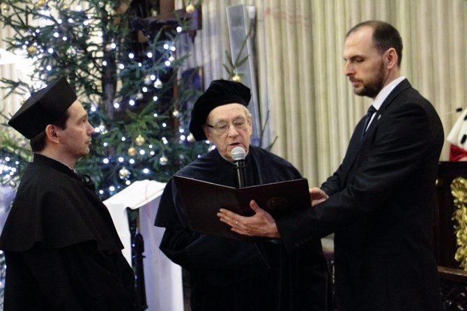 Nadanie tytułu doktora honoris causa prof. Rémiemu Brague'owi