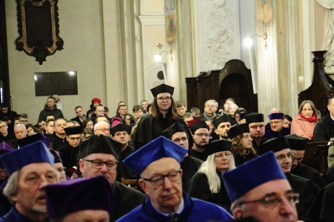 Nadanie tytułu doktora honoris causa prof. Rémiemu Brague'owi