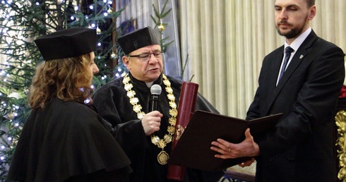 Nadanie tytułu doktora honoris causa prof. Rémiemu Brague'owi