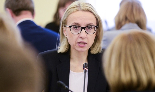 Deficyt w 2017 dwa razy niższy, niż zakładano