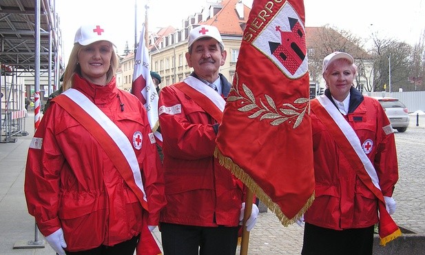 W spotkaniu uczestniczyły poczty sztandarowe klubów honorowych dawców krwi z całej Polski