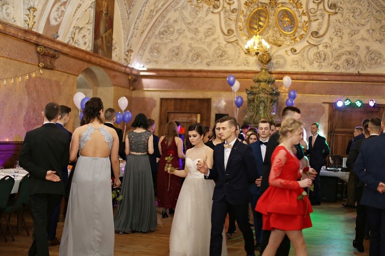 Studniówka w KLO w Henrykowie