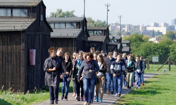 Coraz więcej osób intersuje się historią Majdanka