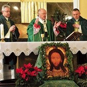 Mszę św. 14 stycznia koncelebrowali również bp Wiesław Lechowicz, opiekun Polonii, oraz ks. Mirosław Kreczmański, proboszcz parafii na Tamce.