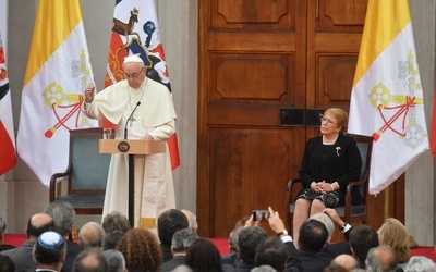Papież prosi o wybaczenie za skandal pedofilii w Kościele
