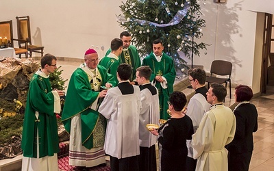 ▼	Abp Józef Górzyński przypomniał, że na każdego człowieka należy patrzeć z szacunkiem.