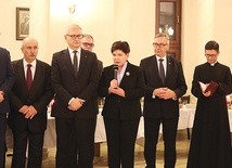 ▲	W diecezjalnym kolędowaniu polityków uczestniczyła wicepremier Beata Szydło.