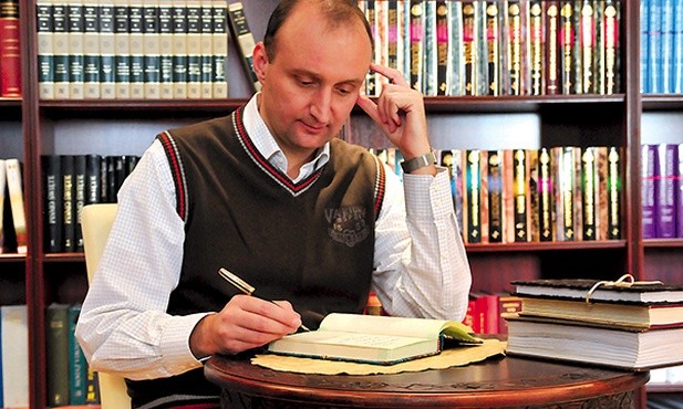 ▲	Ks. prof. Rosik jest jednym z siedmiu autorów przekładu Nowego Testamentu pracujących przy kolejnym wydaniu BT.