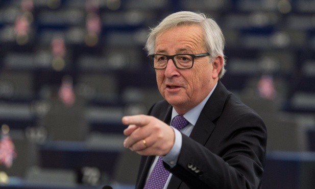 Juncker: Prowadzimy konstruktywny dialog z polskim rządem