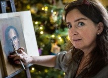Julitta Biały namalowała już kilka portretów ks. Jerzego Popiełuszki.  – To wyjątkowe uczucie malować świętego, którego się... zna – mówi.