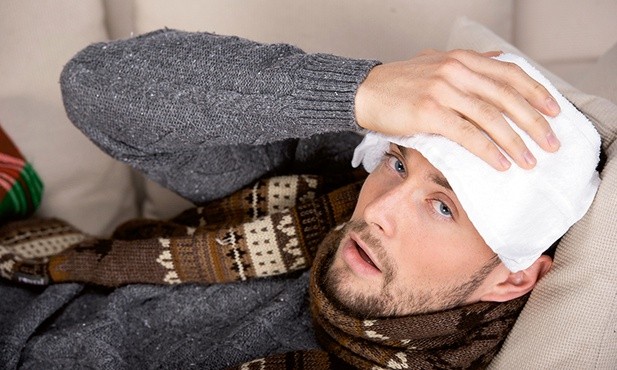 Wśród objawów mielofibrozy często pojawiają się na pozór drobne dolegliwości: zmęczenie, duszności, bóle stawów i towarzyszące im stany podgorączkowe.