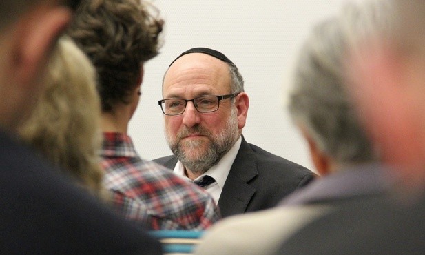 Naczelny rabin Polski Michael Schudrich podkreślił, że „daleko i blisko” nie jest kategorią geograficzną
