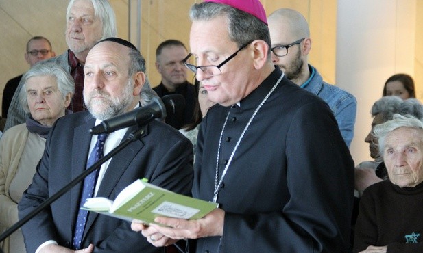 Bp Rafał Markowski, przewodniczący Komitetu KEP ds. Dialogu z Judaizmem, i naczelny rabin Polski Michael Schudrich odmówili Psalm 122