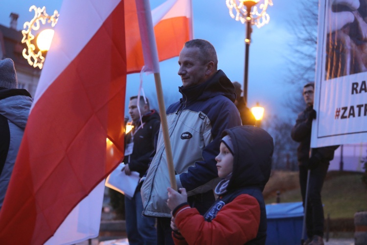 Obrońcy życia pikietowali na placu Chrobrego w Bielsku-Białej