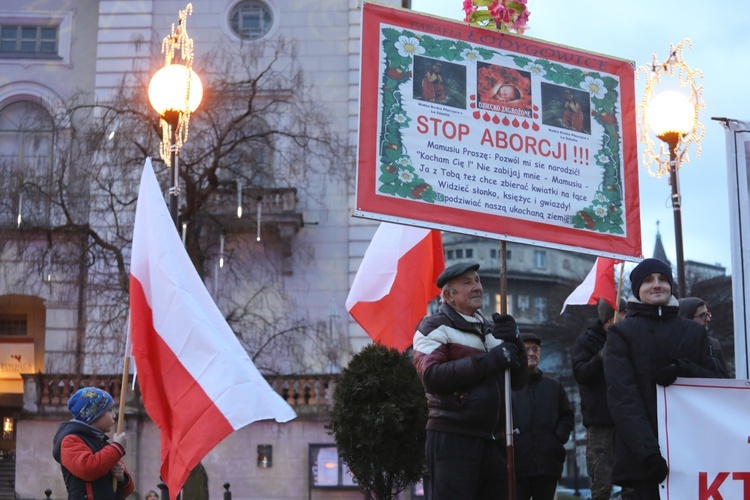 Obrońcy życia pikietowali na placu Chrobrego w Bielsku-Białej