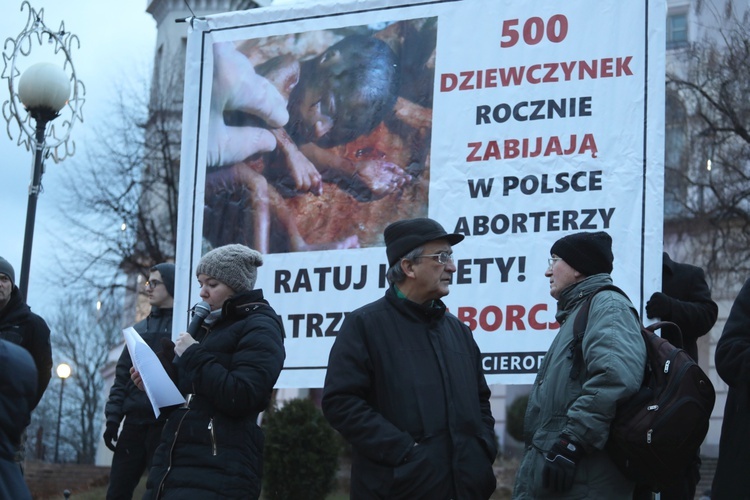 Obrońcy życia pikietowali na placu Chrobrego w Bielsku-Białej