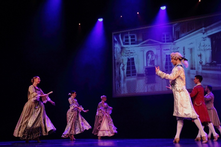 Drogi do wolności - historia Polski w obrazach