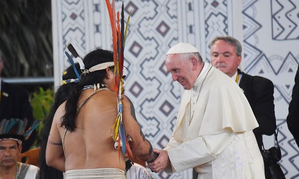 Papież: Amazonia - zagrożona ziemia święta