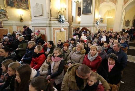 Dzieci roratnie u świętego Józefa