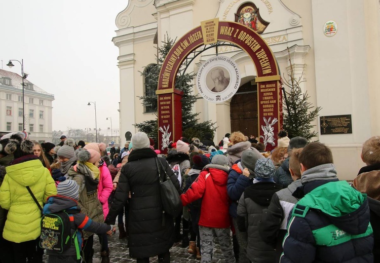 Dzieci roratnie u świętego Józefa