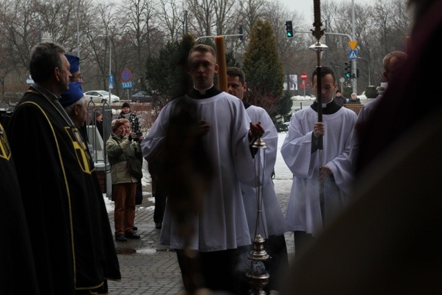 Ingres bp. Romualda Kamińskiego do praskiej katedry