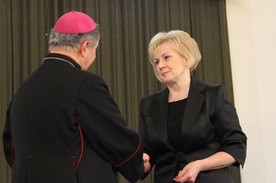 Bp Henryk Tomasik wręczył nominację Teresie Połeć, nowej prezes Diecezjalnego Instytutu Akcji Katolickiej