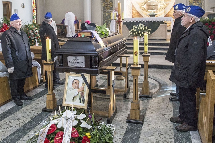 Pogrzeb ks. Wojciecha Zdziebłowskiego