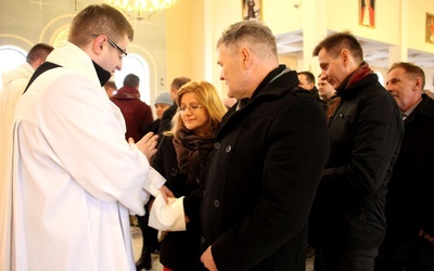 Podczas Mszy św. małżonkom udzielone zostanie indywidualne błogosławieństwo