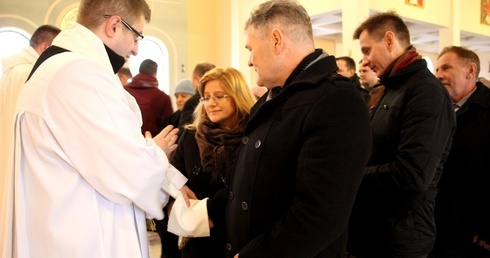 Podczas Mszy św. małżonkom udzielone zostanie indywidualne błogosławieństwo