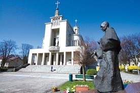 Sanktuarium w Niepokalanowie będzie jednym z dziewięciu miejsc pokazujących Maryję.