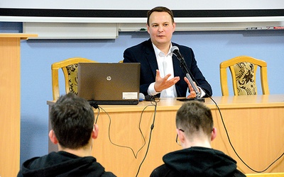 ▲	Rabin Wojciechowicz wygłosił prelekcję na Wydziale Teologicznym UO.