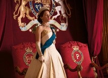 Claire Foy w roli Elżbiety II stworzyła znakomitą kreację.