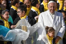 Franciszek: Dzisiejszy człowiek nie wie już kim jest, dlatego...