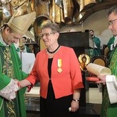 Papieskie odznaczenie ""Pro Ecclesia et Pontifice" odebrała doktor Anna Byrczek z bielskiego Hospicjum św. Kamila