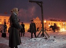 ◄	Rekonstrukcja historyczna stracenia Adolfa Szoppego na Nowym Rynku w Łowiczu z okazji 150. rocznicy powstania styczniowego.