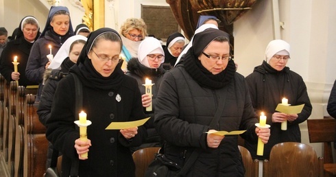 Osoby konsekrowane odnowiły swoje śluby i przyrzeczenia