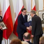 W twarzach, losach tych osób, zawarta jest dramatyczna historia Polski