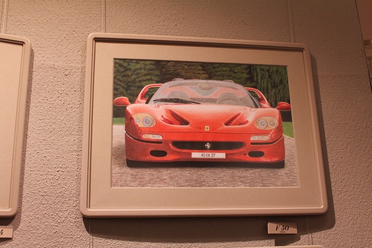Ferrari - wystawa rysunków Mariana Huli